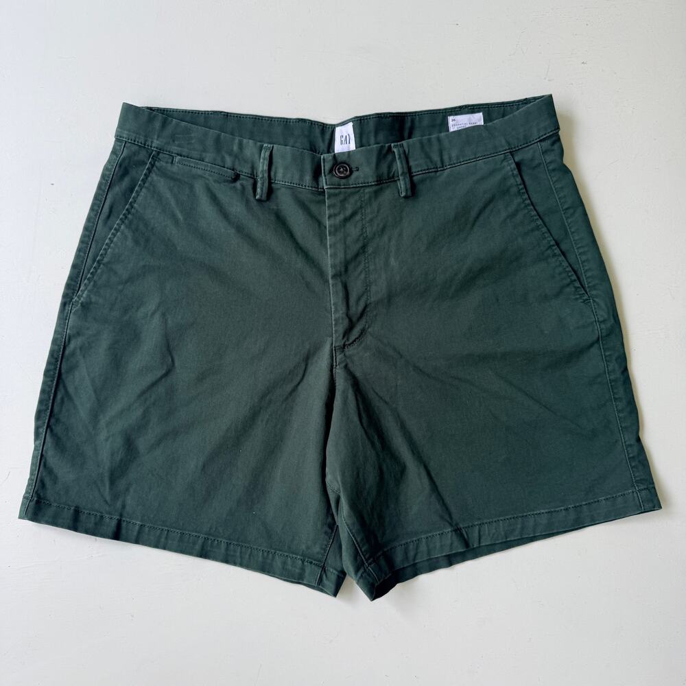 Gap Men's 7" Essential Khaki Shorts Size 36 Olive Green Flat Front Stretch
